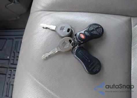 2002 Chrysler Town & Country Limited from USA, damaged, VIN 2C8GP64L02R561338